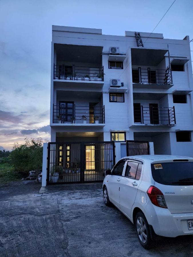 Spacious 5-Bedroom, 4-Bath Townhouse In Legazpi City Exterior photo