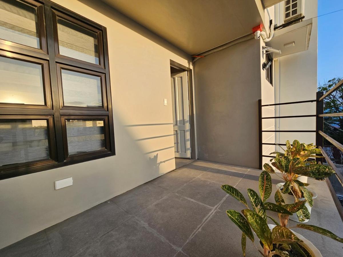 Spacious 5-Bedroom, 4-Bath Townhouse In Legazpi City Exterior photo