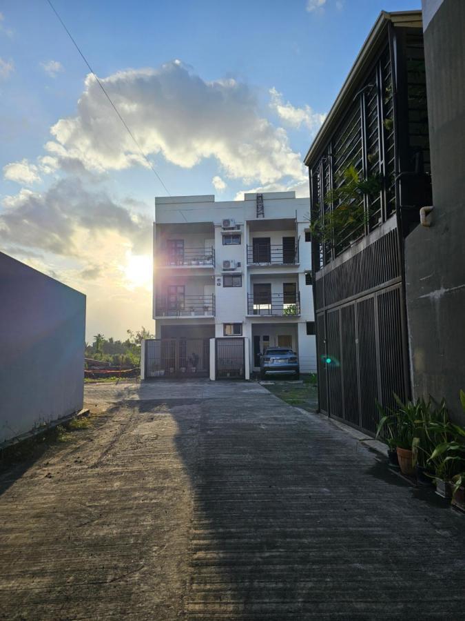 Spacious 5-Bedroom, 4-Bath Townhouse In Legazpi City Exterior photo